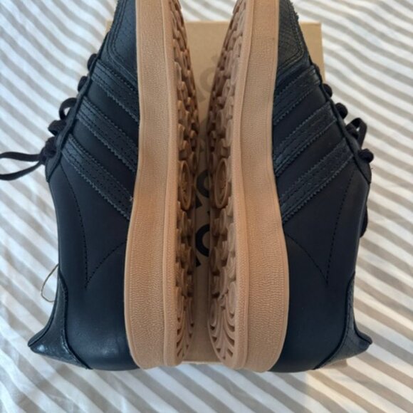 Authentic Adidas Gazelle Black Gum NIB - Picture 4 of 8